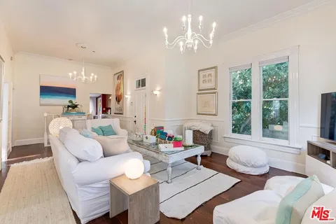 $2,098,000 | 737 Ashland Avenue, Santa Monica, CA 90405