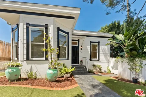 $2,098,000 | 737 Ashland Avenue, Santa Monica, CA 90405