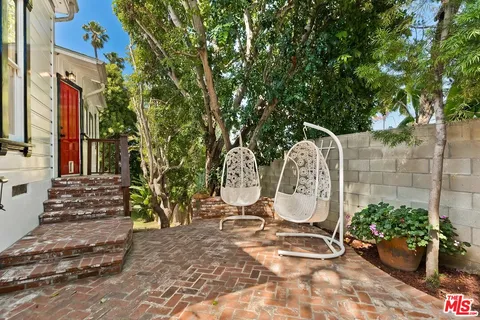 $2,098,000 | 737 Ashland Avenue, Santa Monica, CA 90405