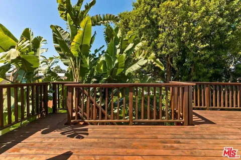 $2,098,000 | 737 Ashland Avenue, Santa Monica, CA 90405