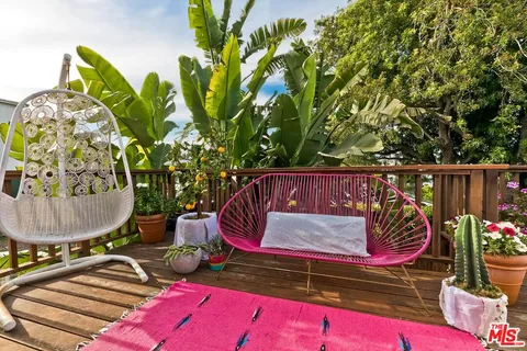 $2,098,000 | 737 Ashland Avenue, Santa Monica, CA 90405