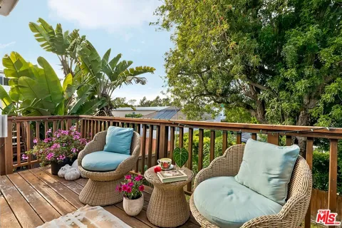 $2,098,000 | 737 Ashland Avenue, Santa Monica, CA 90405