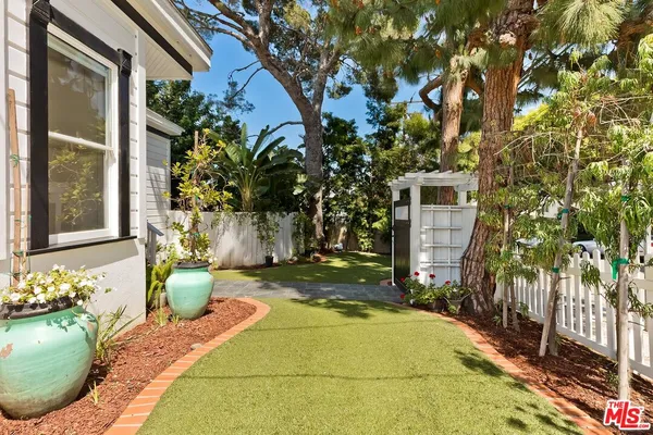 $2,098,000 | 737 Ashland Avenue, Santa Monica, CA 90405