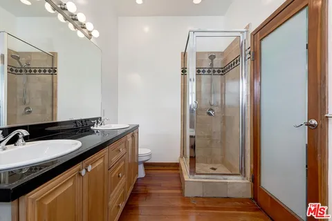 $2,098,000 | 737 Ashland Avenue, Santa Monica, CA 90405