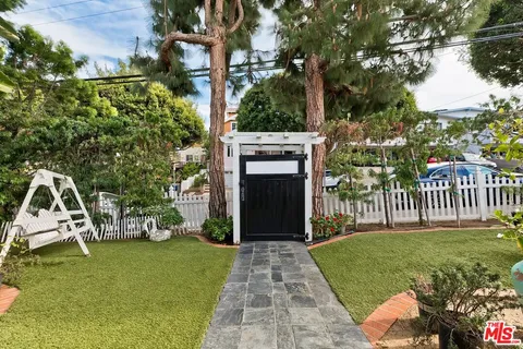 $2,098,000 | 737 Ashland Avenue, Santa Monica, CA 90405