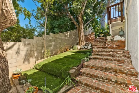 $2,098,000 | 737 Ashland Avenue, Santa Monica, CA 90405