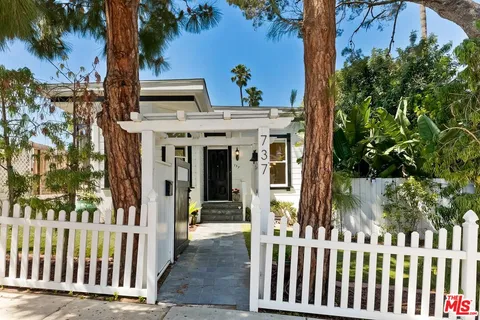 $2,098,000 | 737 Ashland Avenue, Santa Monica, CA 90405