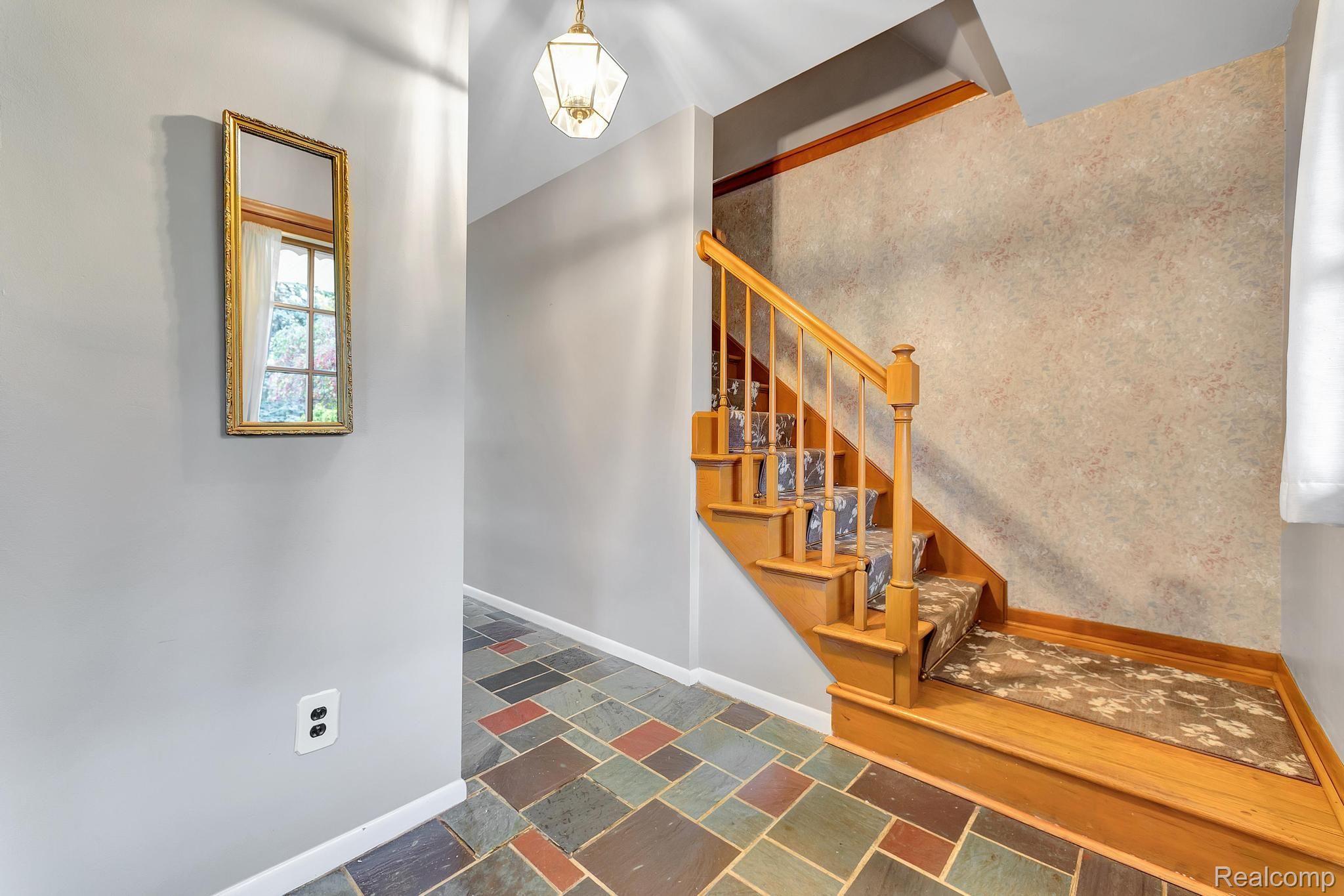 1011 Stellma Lane Rochester, MI 48309 - Photo 17 of 58 Gallery Image 17