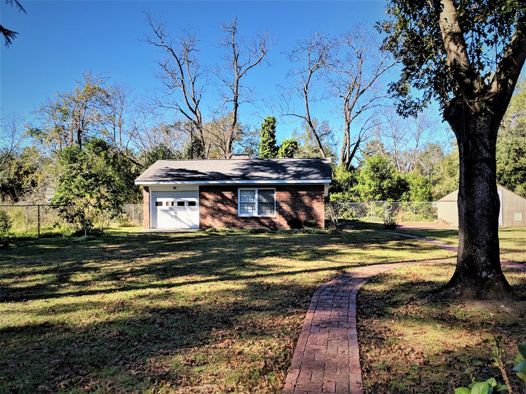 2216 Cleveland Street Elloree, SC 29047 - Photo 4 of 23 Gallery Image 4