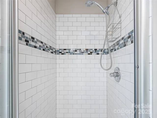 $999,995 | 150 Sondley Parkway, Asheville, NC 28805