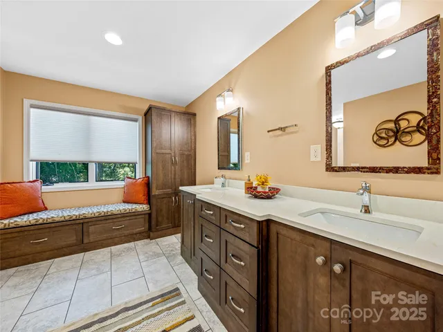 $999,995 | 150 Sondley Parkway, Asheville, NC 28805