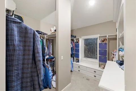 $899,999 | 8050 North Caldwell Avenue, Parkville, MO 64152