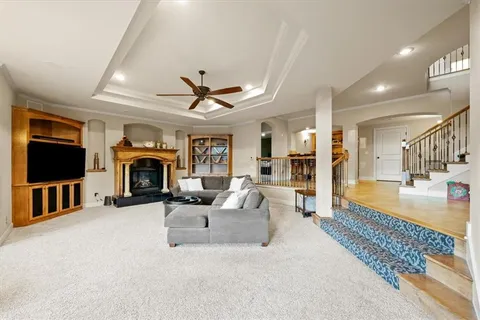 $899,999 | 8050 North Caldwell Avenue, Parkville, MO 64152