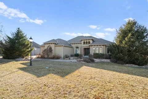 $899,999 | 8050 North Caldwell Avenue, Parkville, MO 64152