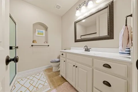 $915,000 | 8050 North Caldwell Avenue, Parkville, MO 64152