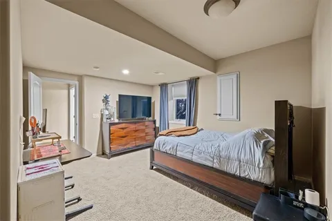 $899,999 | 8050 North Caldwell Avenue, Parkville, MO 64152