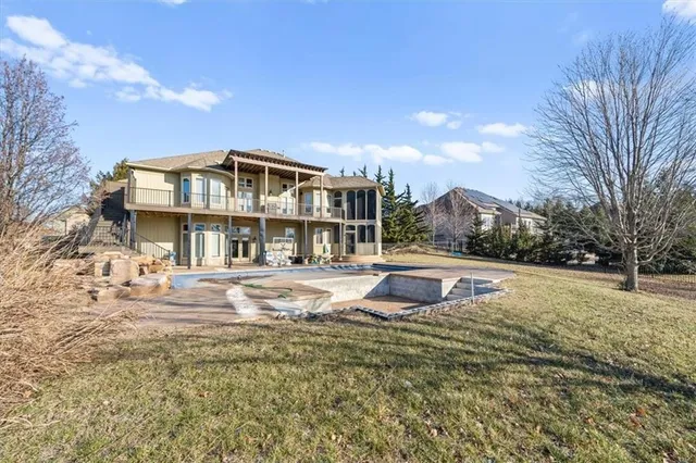 $915,000 | 8050 North Caldwell Avenue, Parkville, MO 64152