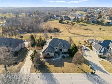 $899,999 | 8050 North Caldwell Avenue, Parkville, MO 64152