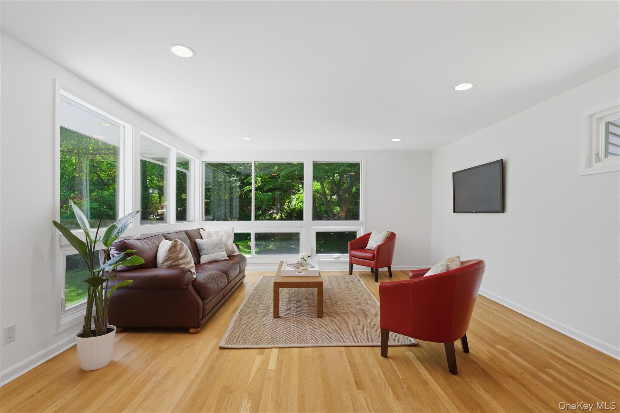 67 Old Country Road New Rochelle, NY 10804 - Photo 11 of 33