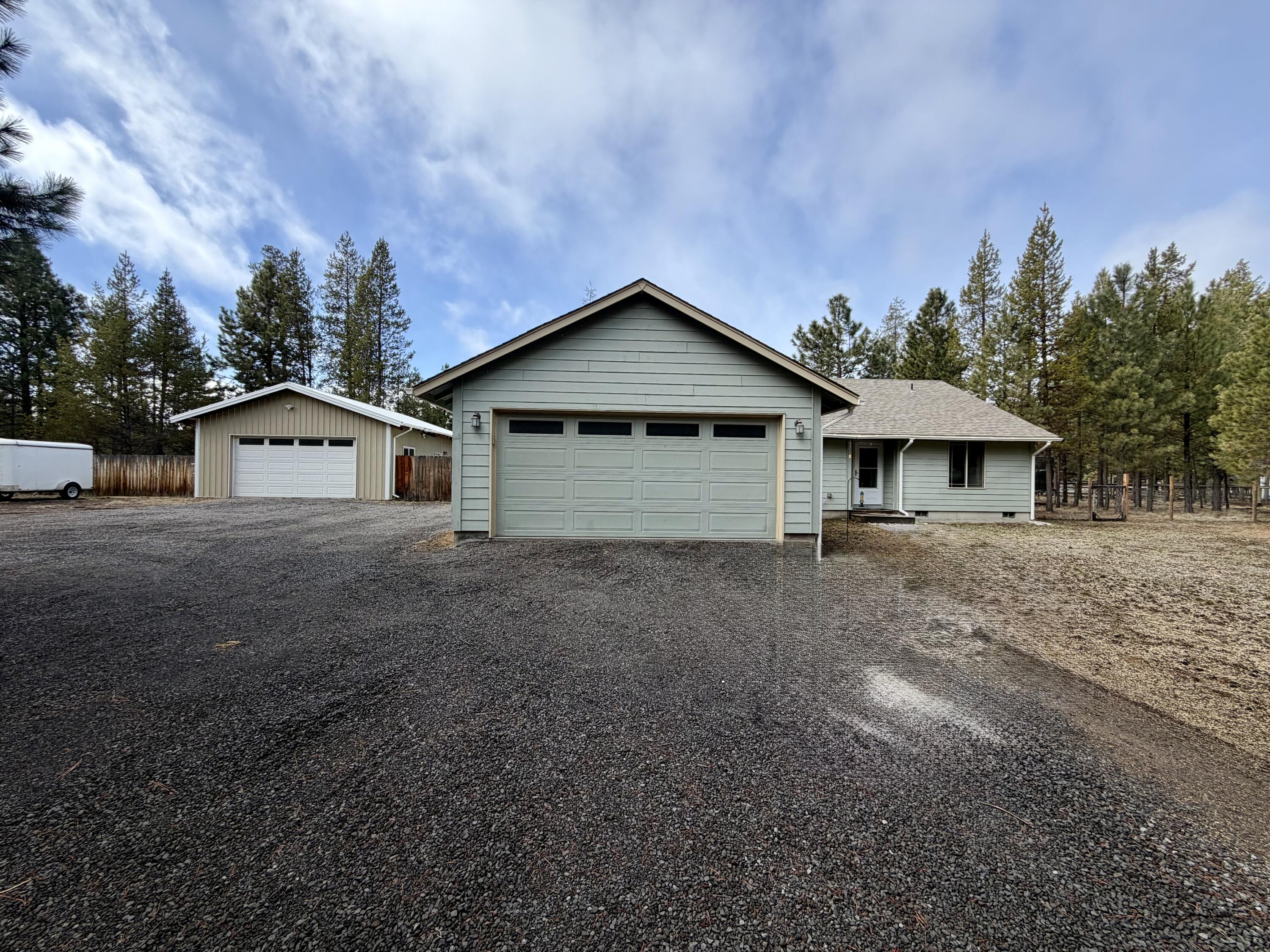 52495 Lost Ponderosa Road La Pine, OR 97739 - Photo 3 of 32 IMG_0680
