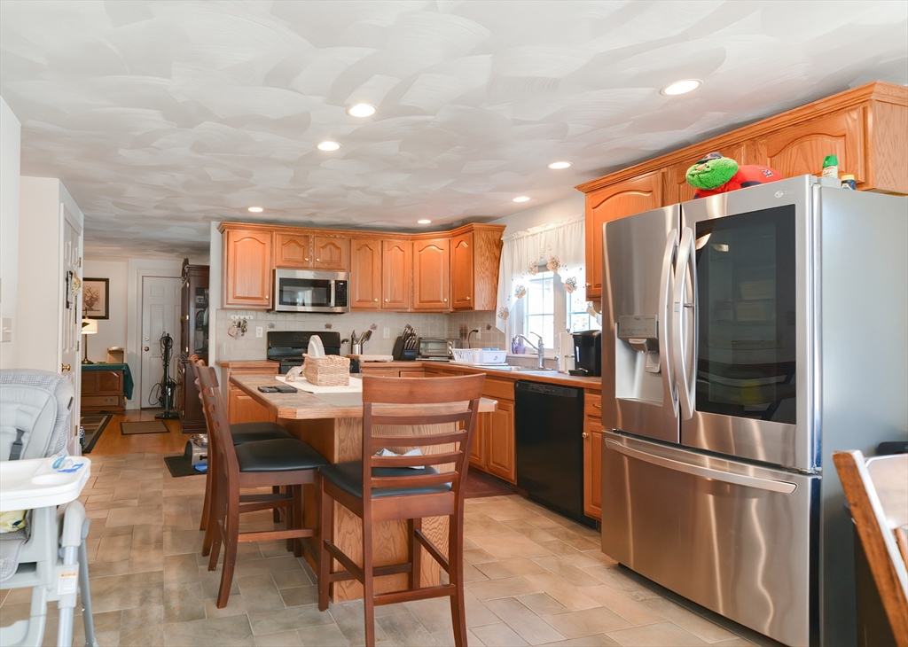 25 Dunster Road Everett, MA 02149 - Photo 5 of 29 Gallery Image 5