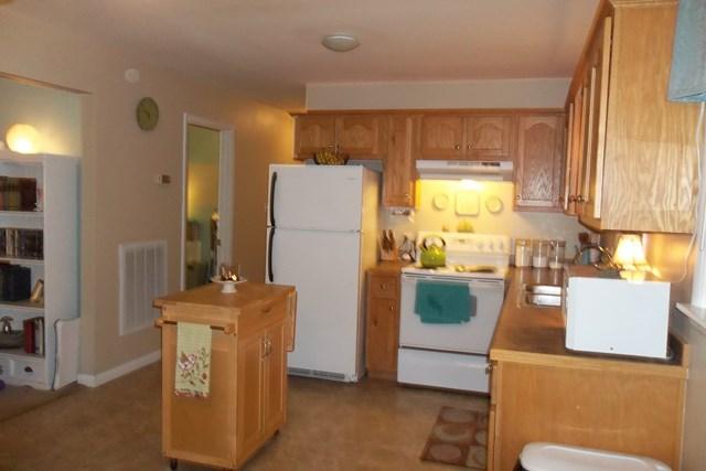 Newer countertops and vinyl