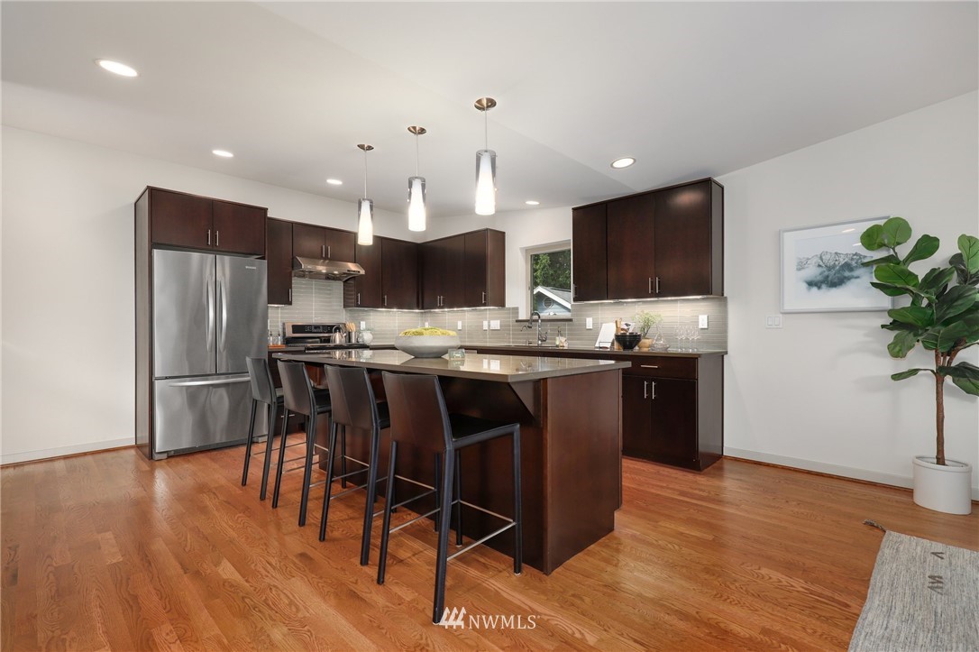9738 Sand Point Way Northeast Seattle, WA 98115 - Photo 15 of 38 Gallery Image 15
