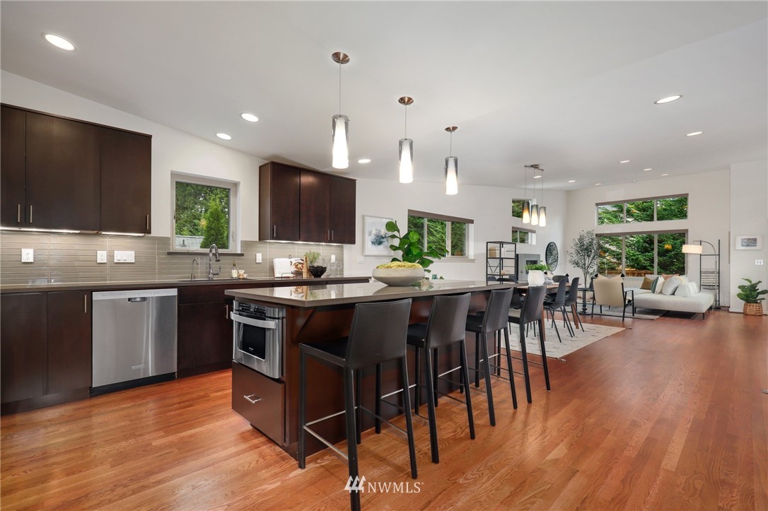 9738 Sand Point Way Northeast Seattle, WA 98115 - Photo 17 of 38 Gallery Image 17
