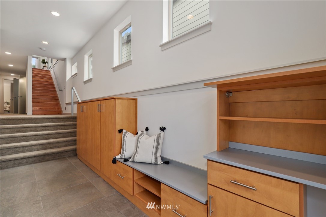 9738 Sand Point Way Northeast Seattle, WA 98115 - Photo 3 of 38 Gallery Image 3