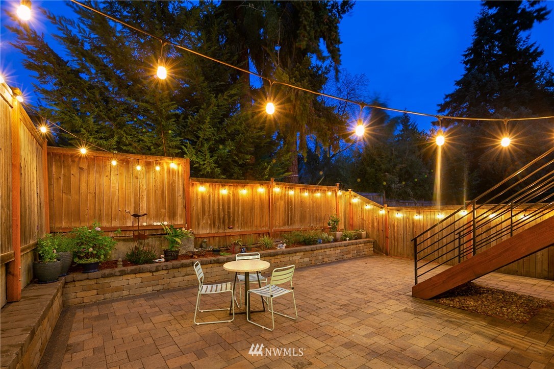 9738 Sand Point Way Northeast Seattle, WA 98115 - Photo 34 of 38 Gallery Image 34