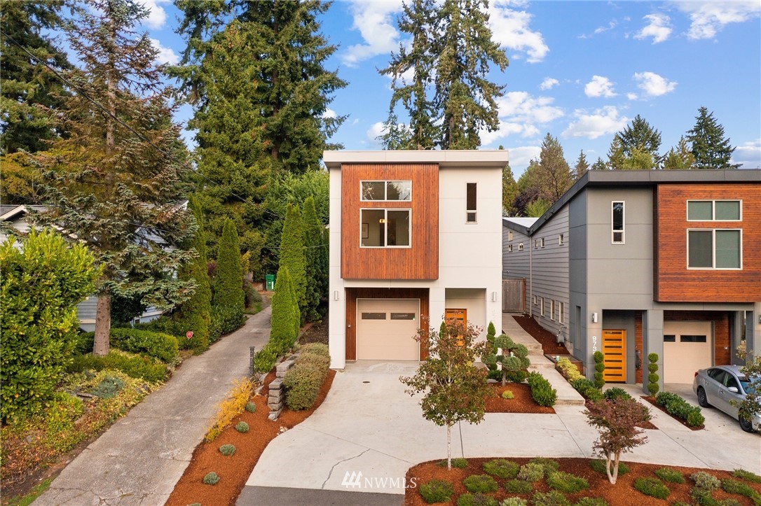 9738 Sand Point Way Northeast Seattle, WA 98115 - Photo 36 of 38 Gallery Image 36