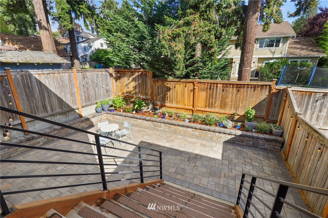 9738 Sand Point Way Northeast Seattle, WA 98115 - Photo 8 of 38 Gallery Image 8