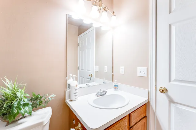 $245,000 | 3868 Elvera Lane, Warren, MI 48092