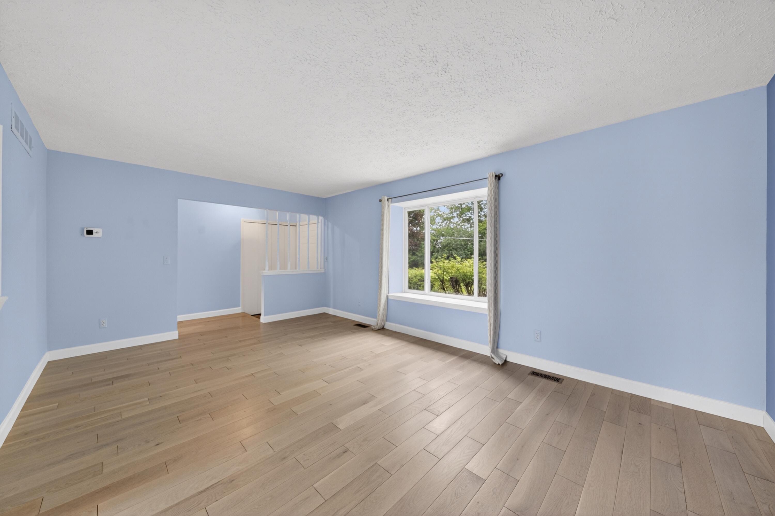 10311 Warner Road Milan, MI 48160 - Photo 4 of 84 Living room