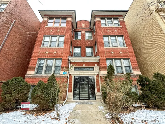 $2,000 | 4134 North Keystone Avenue, Unit 1SW, Chicago, IL 60641