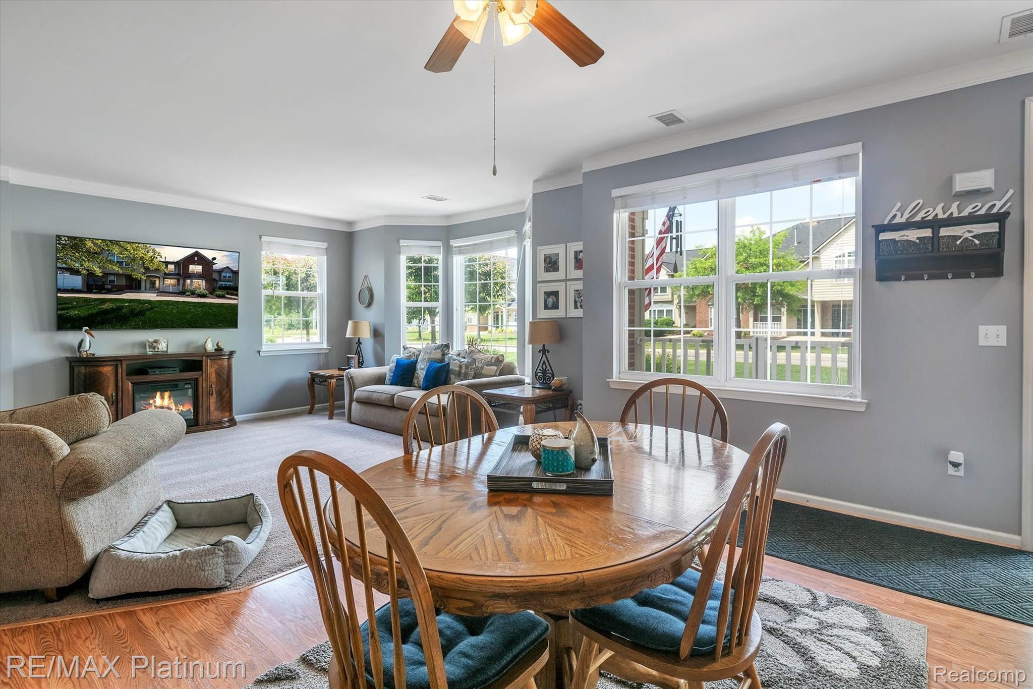 4248 Hampton Ridge Boulevard, Unit 152 Howell, MI 48843 - Photo 9 of 22 Dining Area