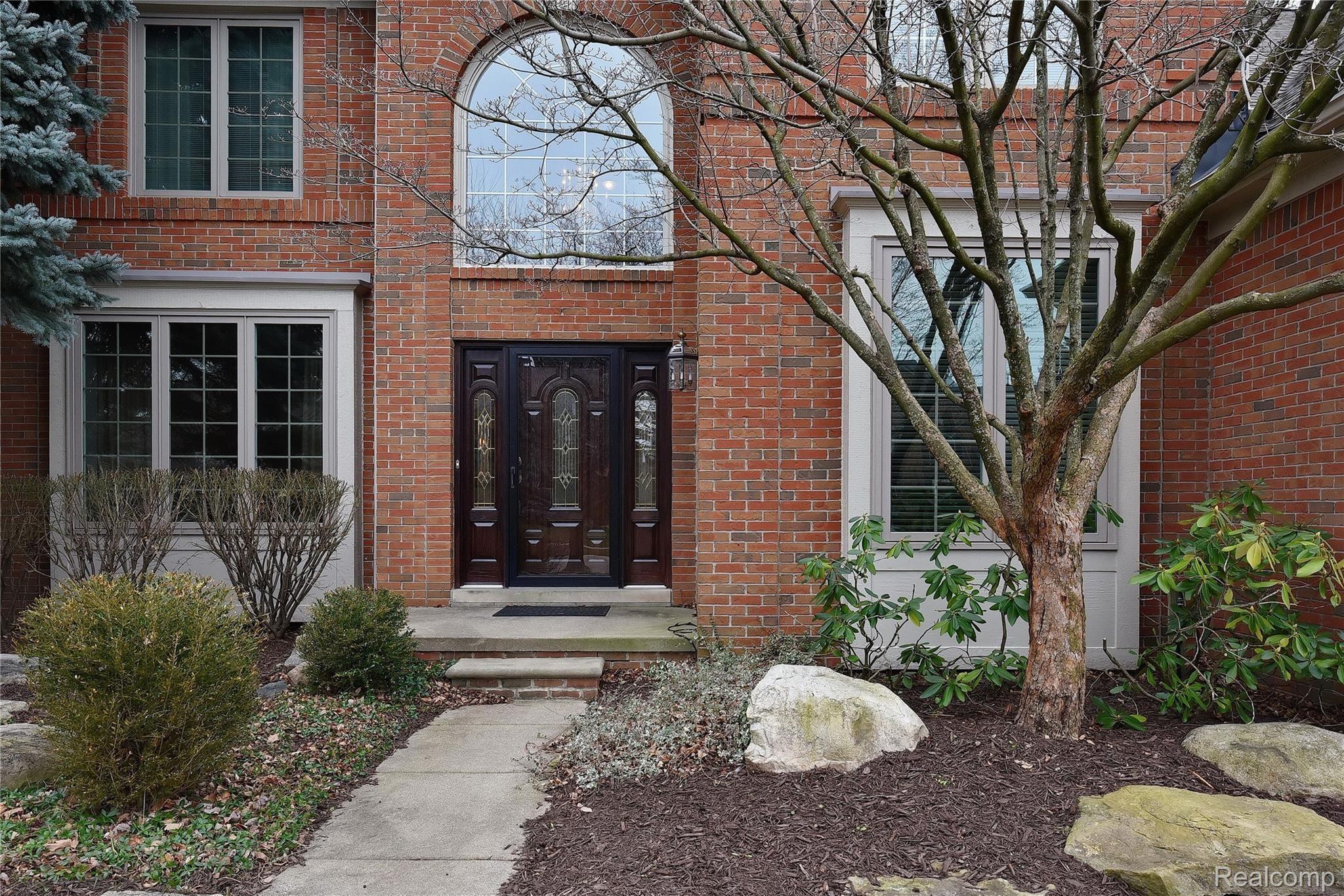 1093 Bloomview Circle Rochester, MI 48307 - Photo 2 of 41 1093 Bloomview_02.JPG