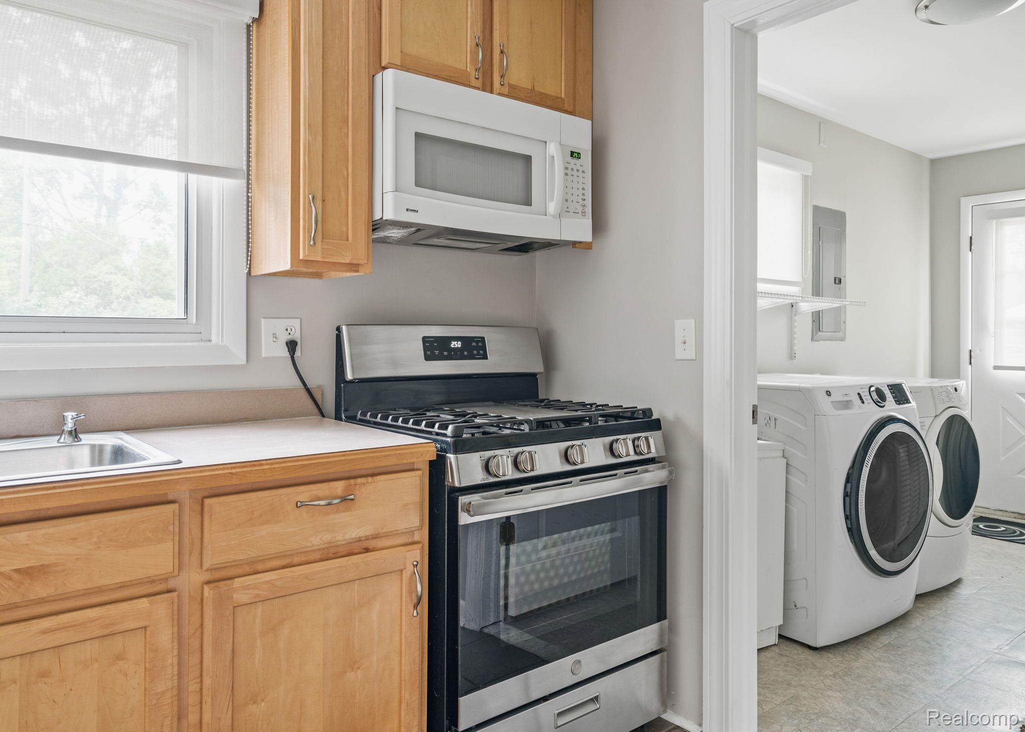 6368 Hermana Road West Bloomfield, MI 48324 - Photo 14 of 27 Gallery Image 14
