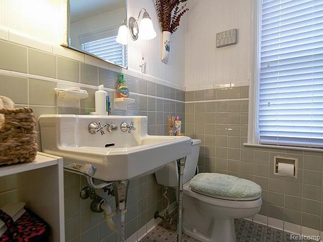 65 Riverside Drive Mount Clemens, MI 48043 - Photo 16 of 37 15_25.jpg