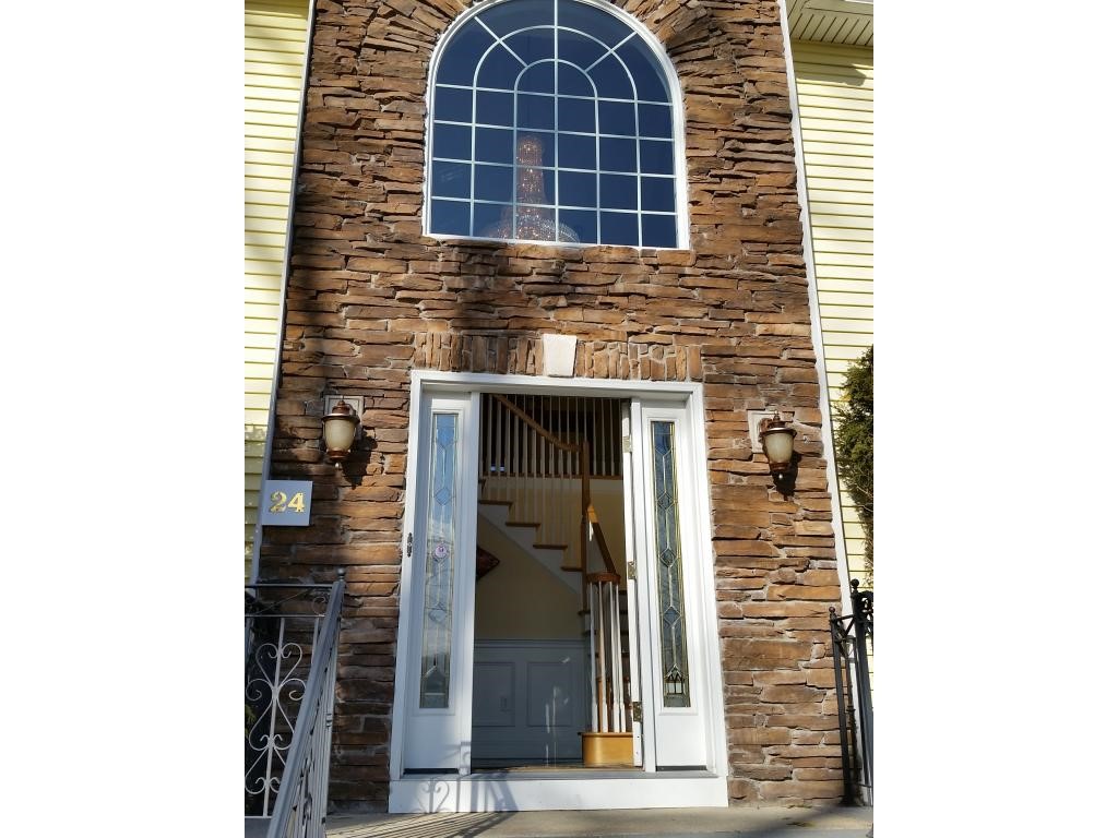 24 Sand Hill Road Salem, NH 03079 - Photo 2 of 14