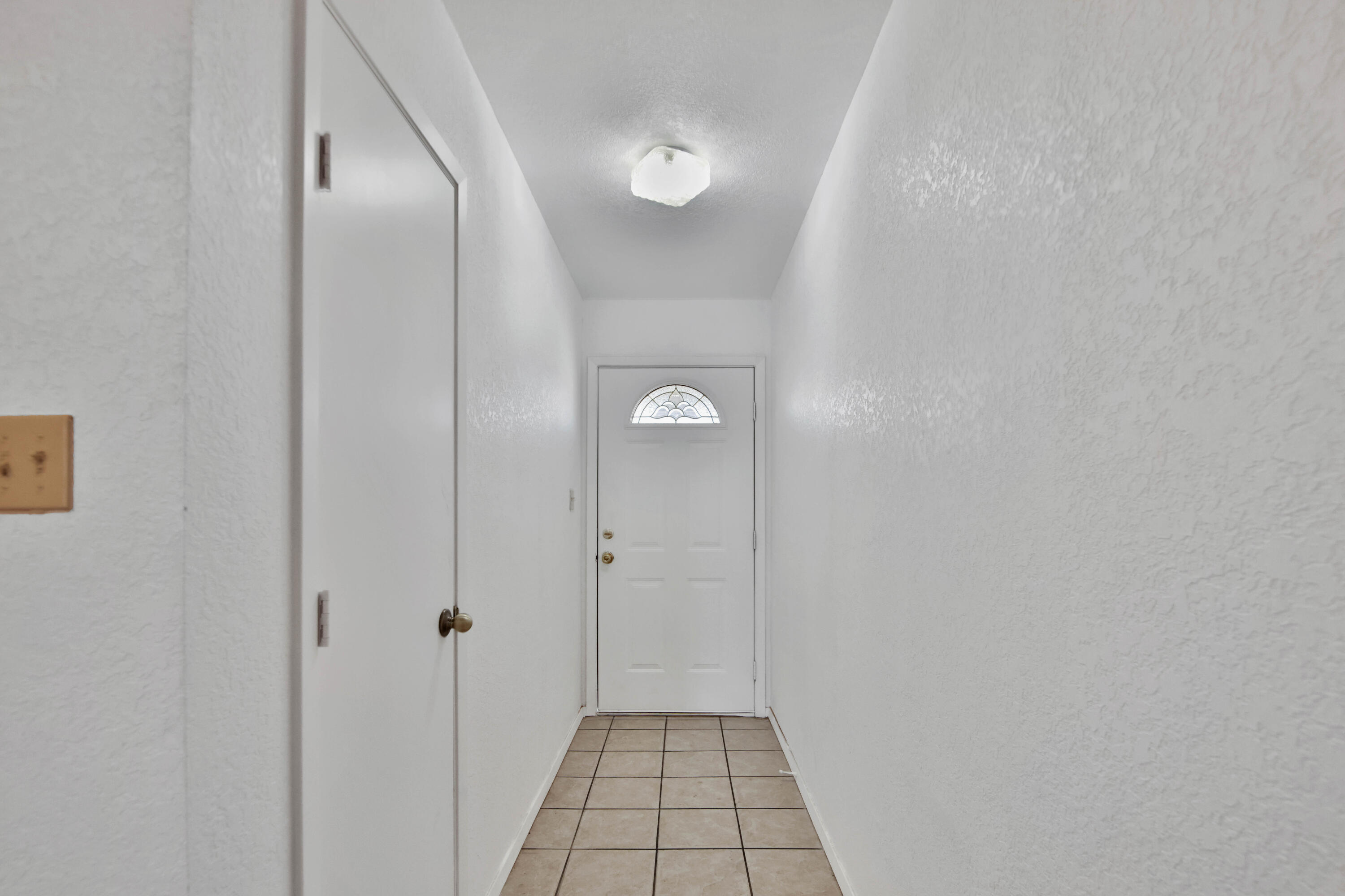 4913 56th Street Lubbock, TX 79414 - Photo 4 of 32 a view of a hallway