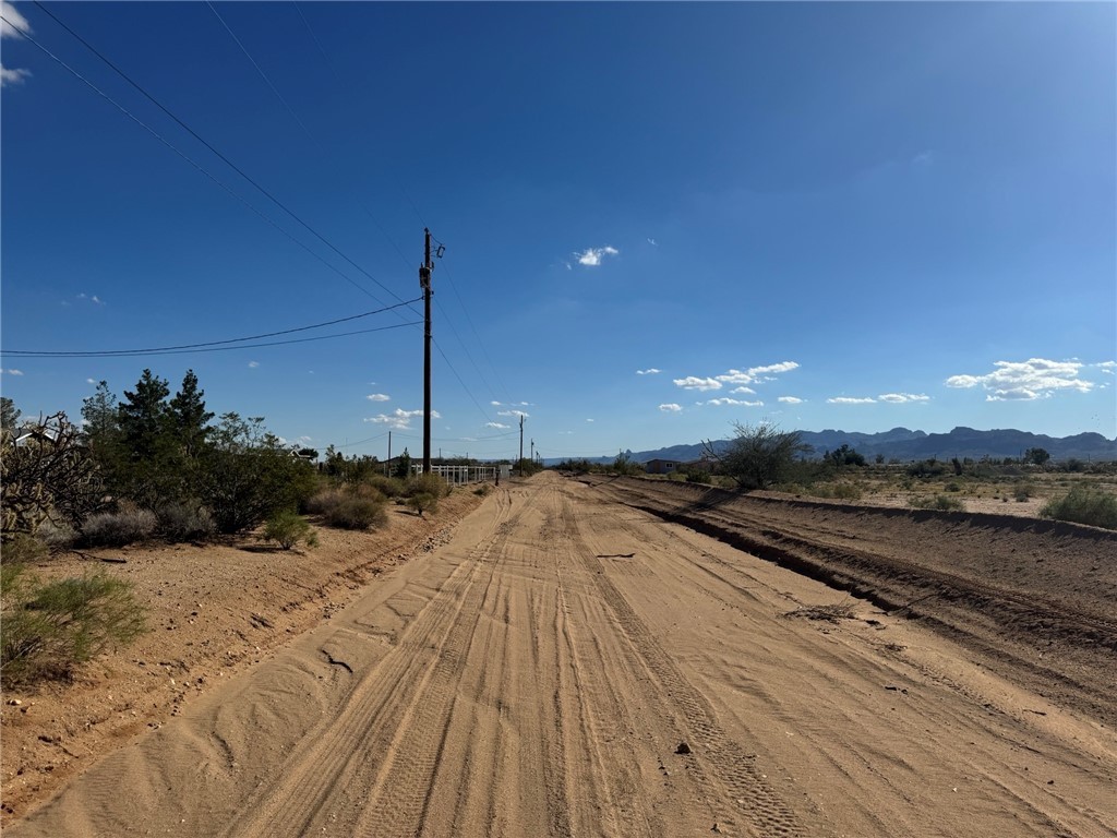 4236 Cordes Road Golden Valley, AZ 86413 - Photo 2 of 3 Community