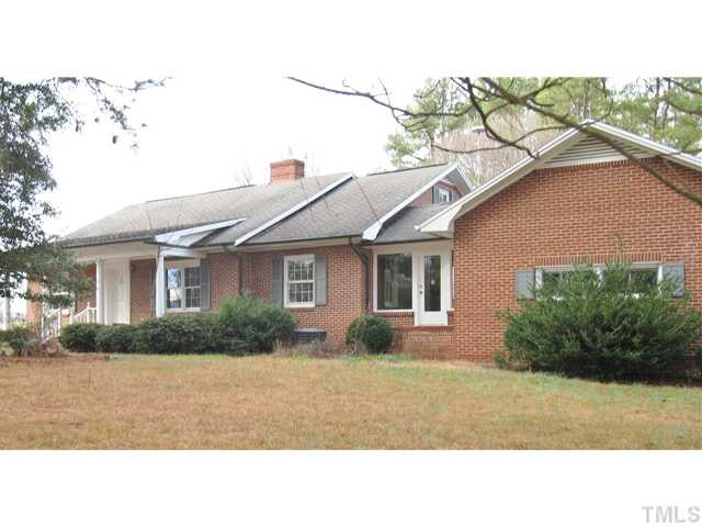 a house view with a outdoor space