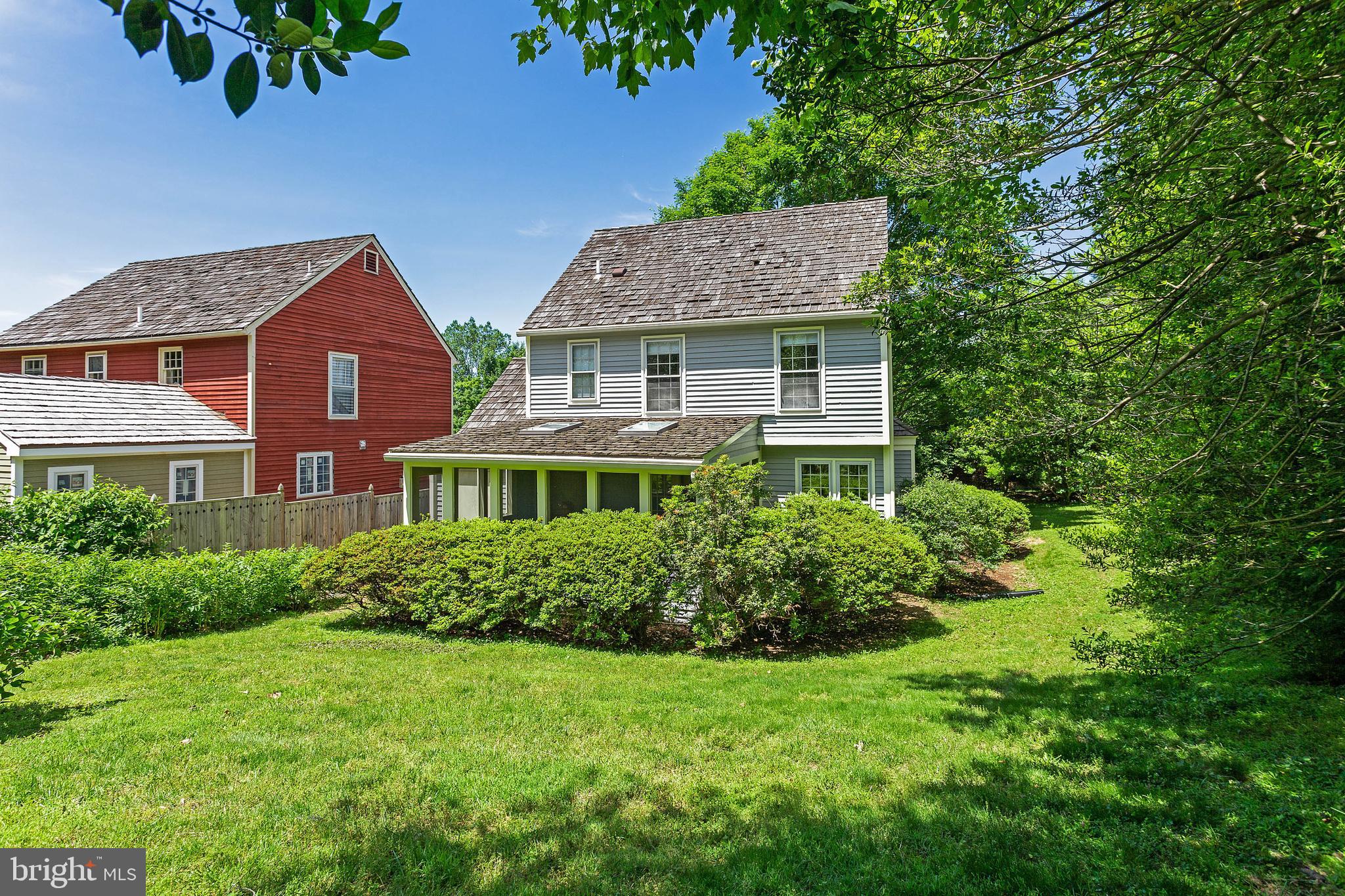 11701 Old Bayberry Lane Reston, VA 20194 - Photo 4 of 36 Back Yard