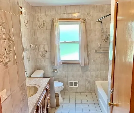 $2,900 | 7741 West Argyle Street, Norridge, IL 60706