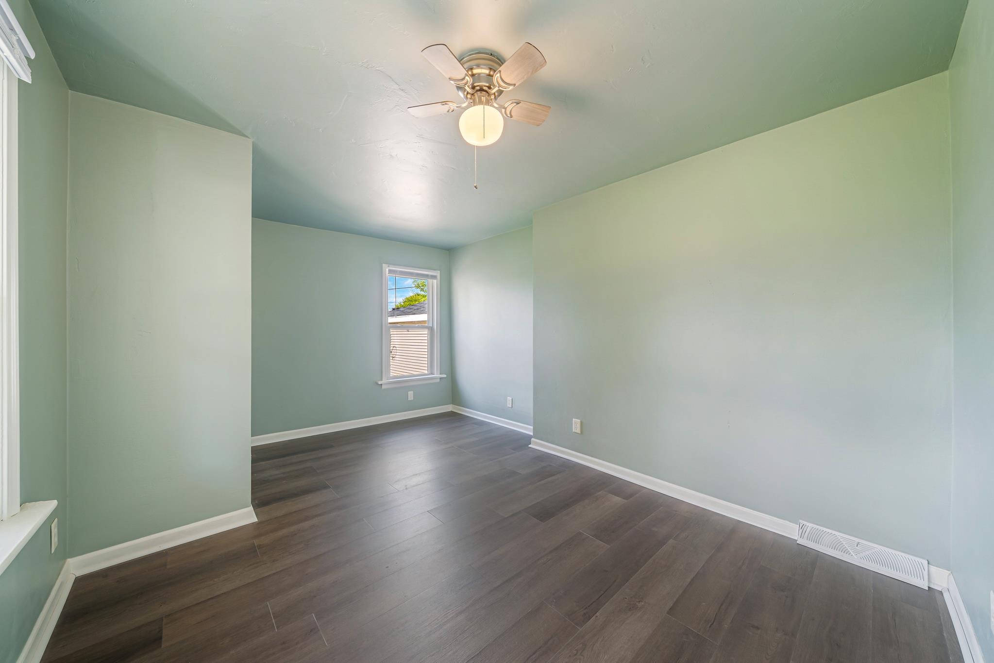524 3rd Street Menasha, WI 54952 - Photo 12 of 44