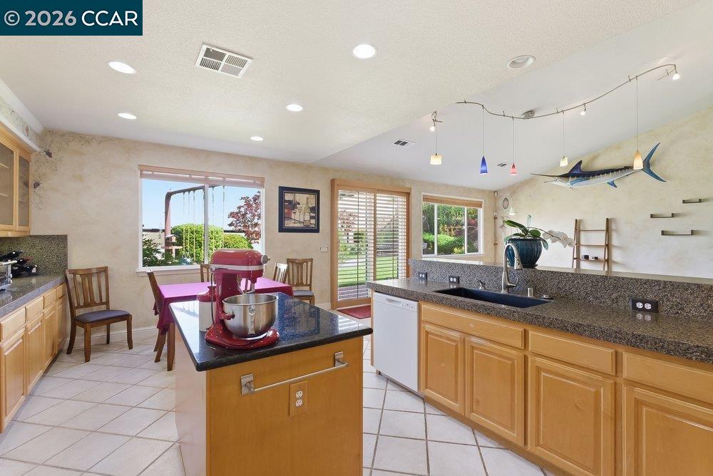 1009 Rolling Woods Way Concord, CA 94521 - Photo 20 of 69