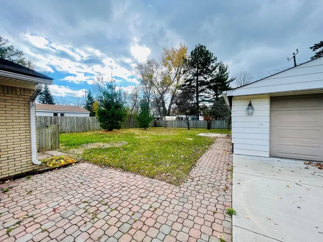 $2,175 | 2547 Empire Drive, West Bloomfield, MI 48324