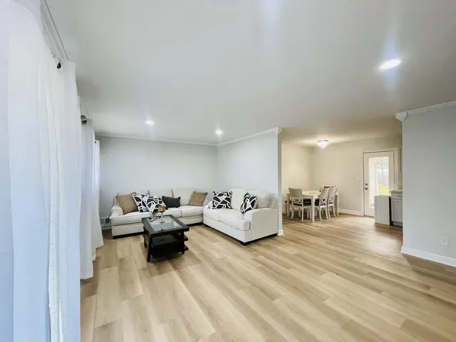 $2,175 | 2547 Empire Drive, West Bloomfield, MI 48324