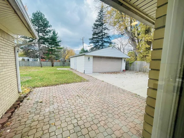 $2,175 | 2547 Empire Drive, West Bloomfield, MI 48324